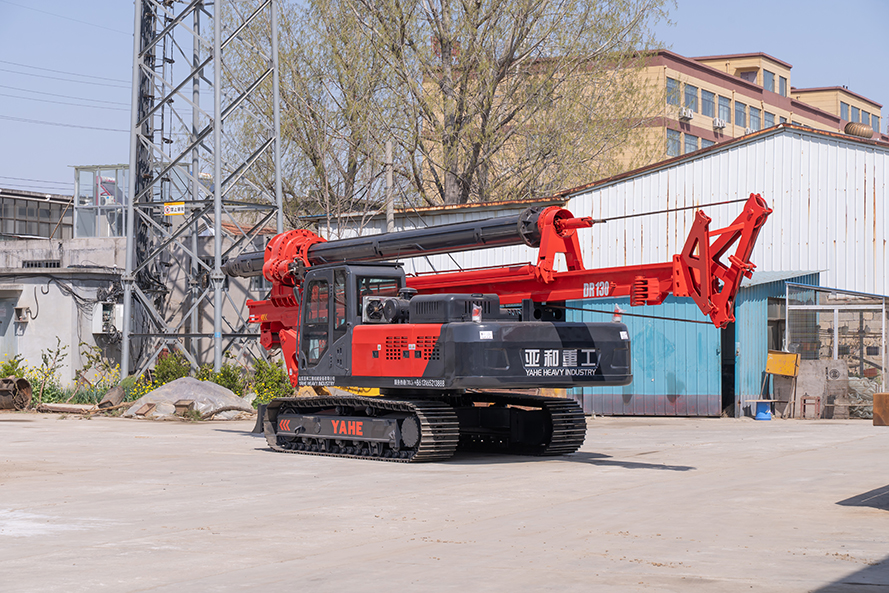 DR-130履带旋挖钻机